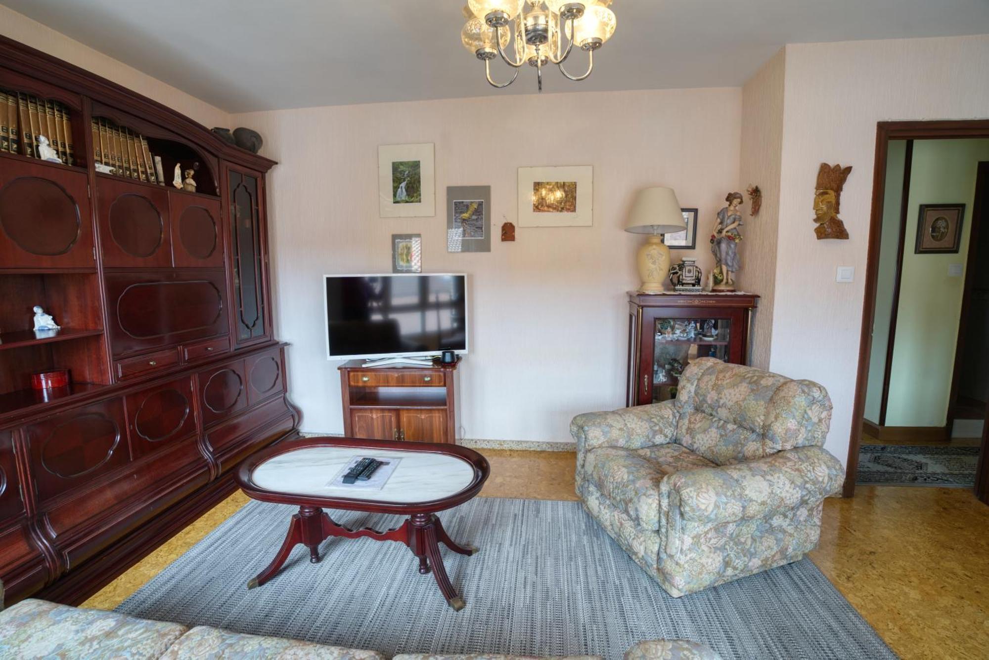 Apartamento Muy Amplio, Con Wifi Y A 12 Minutos Del Centro 기욘 외부 사진